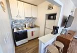 Location vacances Freeport - Beach across the street Pet Friendly Sleeps 3-4