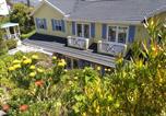Location vacances  table mountain - Cape Rose Cottage Penthouse in Camps Bay-1