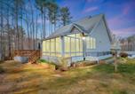 Location vacances Sandston - Lake Anna Lakeside Luxury 6br w Game Room, Cinema, Hot tub and Grill-1