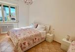 Location vacances  Province de Varèse - Appartamento Villa Adriana - Viale Valganna Varese-3