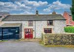 Location vacances Bakewell - Stylish Bakewell Cottage with Free Parking-1