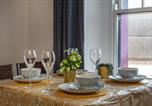Location vacances Blaenhonddan - Modern Town Centre Apartment in Neath-4
