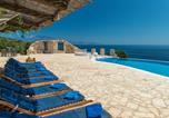 Location vacances La plage de Navagio - Blue Caves Villas - exceptional Villas with private pools direct access to the sea-4