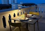 Location vacances  Province d'Udine - Stylish and equipped flat in Lignano with sea view-1