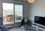 Location vacances Dives-sur-Mer - Bel Appartement Duplex 4 pièces avec Vue sur Port et Terrasse - Fr-1-487-314-1