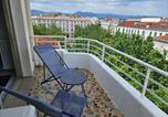 Location vacances Antibes - Antibes Carré d'Or Le Plazza 3p-1