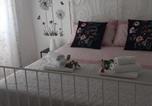 Location vacances Caprarola - Fiori e farfalle apartment-2