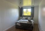 Location vacances  Gare de Slough - Chic Slough Apartment with 2 Bedrooms-2