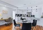 Location vacances Toowong - Park Ave Retreat - 3 Carparks, Wifi, Bbq, King Bed-2