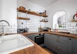 Location vacances Exeter - Modern, central flat with character features-4