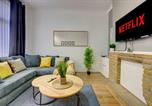Location vacances La cathédrale Saint Michael de Coventry - Cosy 2 Bedroom 4 Beds with Parking and near City Centre-1