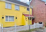 Location vacances Clacton-on-Sea - Sunrise Villa-1