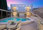 Location vacances  Zlatni rat - Luxury Beachfront Villa Castello Bol with private pool at the promenade Zlatni Rat at the beach in Bol - Brac-2