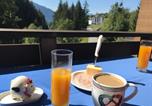 Location vacances  Flims Waldhaus - Ferienwohnung Laax mit Traumblick, großem Balkon und Terrasse-1
