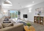 Location vacances Hounslow - The Isleworth Garden Retreat 3br 2ba with Gated Parking-1