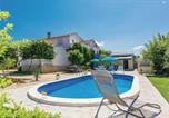 Location vacances Aéroport de Zadar - Villa Surać-1