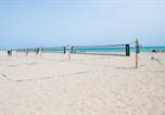 Location vacances Castelldefels - Beachfront Sunny Apartment , Sea & Mountain View-3