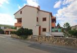 Location vacances Punat - Apartments with parking space Punat, Krk - 24845-2