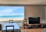 Location vacances Asnelles - Maison spacieuse avec vue sur la mer à Arromanches-les-Bains-2