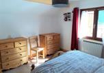 Location vacances Albiez-Montrond - Appartement spacieux , 1er étage d’un chalet, centre village, proche commerces et pistes, 200m des pistes Fr-1-618-3-4