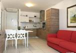 Location vacances  Province de Gorizia - Lovely nest with lagoon view and terrace in Grado-2