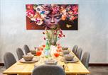 Location vacances Khlong Toei - 3br design townhouse in central Bangkok for 8 guests - 10min to Bts, Emquartier-2