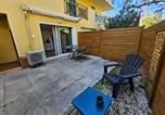Location vacances Le Castellet - Studio &quote;Le Yellow&quote; avec terrasse et parking-2
