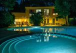 Location vacances Piscinas - Residence with pool close to the sea-1