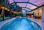 Location vacances  Everglades - Tropical Escape - Surf Chic Lux Salt Pool & Spa King Beds!-2