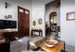 Location vacances  La Fortaleza et le site historique national de San Juan à Porto Rico  - Stylish Old San Juan 1 Br, 1 Bath, Loft Condo!-1