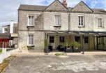 Location vacances Loches - Confort et Charme au Cœur de Loches - Gîte Tout Inclus avec Cour et Parking - Fr-1-381-572-2