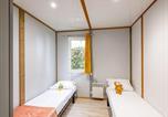 Location vacances  Dordogne - Chalet 6 pers, Terrasse, Deux chambres - Api-1-52-741-4