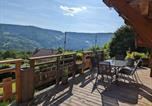 Location vacances Saulxures-sur-Moselotte - Chalet ensoleillé dans les Hautes Vosges avec terrasse, local vélos et skis, charges incluses - Fr-1-589-486-1