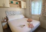 Location vacances Ringwood - 1. Forest Edge 2 Bedroom Statement Caravan-2