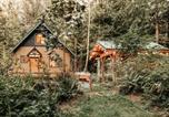 Location vacances Chilliwack - Silver Lake Cabin #67 - Hot Tub - Pets Ok - Wi-Fi-2