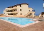 Location vacances Castelsardo - Apartment in Castelsardo with pool-1