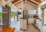 Location vacances Buje - Rustic villa Inga with pool and grill in Buje-4