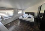 Location vacances Essen - Fairbooking24 Private Apartments Essen Exhibition Ground (Room Agancy) Only Office-1