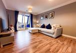 Location vacances  Royaume-Uni - Riverside 1bd - Balcony & Parking Hydro Secc-3