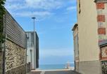Location vacances Gouville-sur-Mer - Villa Blanche-1