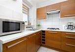 Location vacances Kołobrzeg - Atmospheric Apartment in Kołobrzeg Center with Desk and Bathtub by Noclegi Renters-3