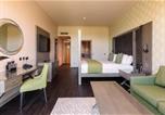 Hôtel Colwinston - Vale Resort-4