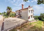 Location vacances Matulji - Awesome Apartment In Pobri With House Sea View-2
