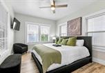 Location vacances Conroe - Montrose Getaway Condo Free Wine & Balcony-3