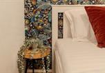 Location vacances  Musee du Village Bucarest - Elegant Central 2br - Walk to Old Town & Parliament-3