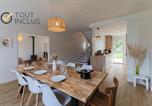 Location vacances Brélès - Ty Mezou - Jolie maison au bord du Gr34 proche mer-1
