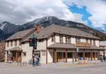 Hôtel Banff - Party Hostel - The Canmore Hotel Hostel-1