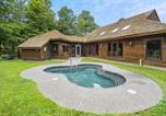Location vacances  Quechee Gorge - Highridge A3 Ultimate Mountain Getaway 3-Bedroom Retreat with Fireplace, Hot Tub & Pool-3
