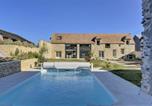Location vacances  Seine et Marne - Incroyable villa à Amponville avec piscine privée.-2