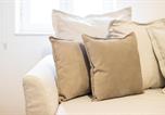 Location vacances  Le Bairro Alto - Living Bairro Alto V-2